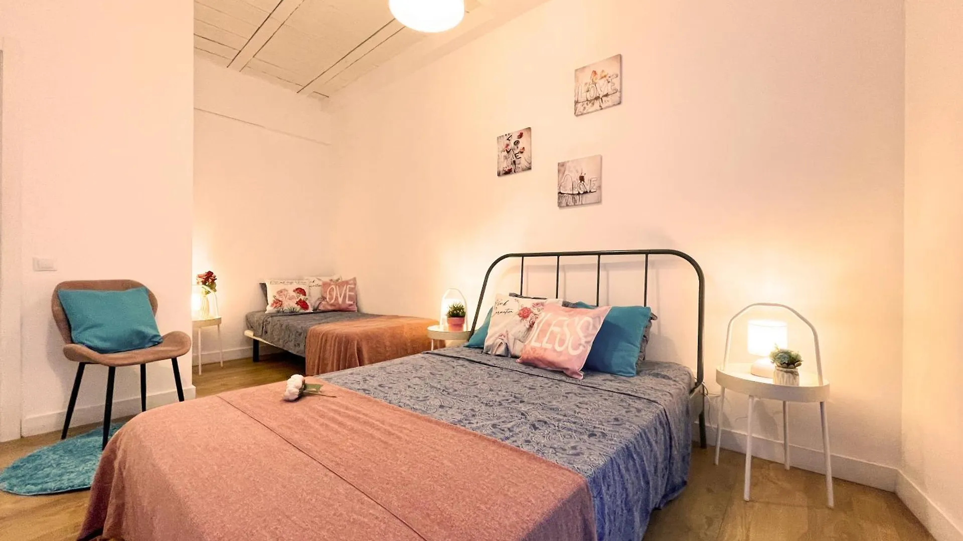 Hostel Gothic Near The Beach Rooms Barcelona Spain