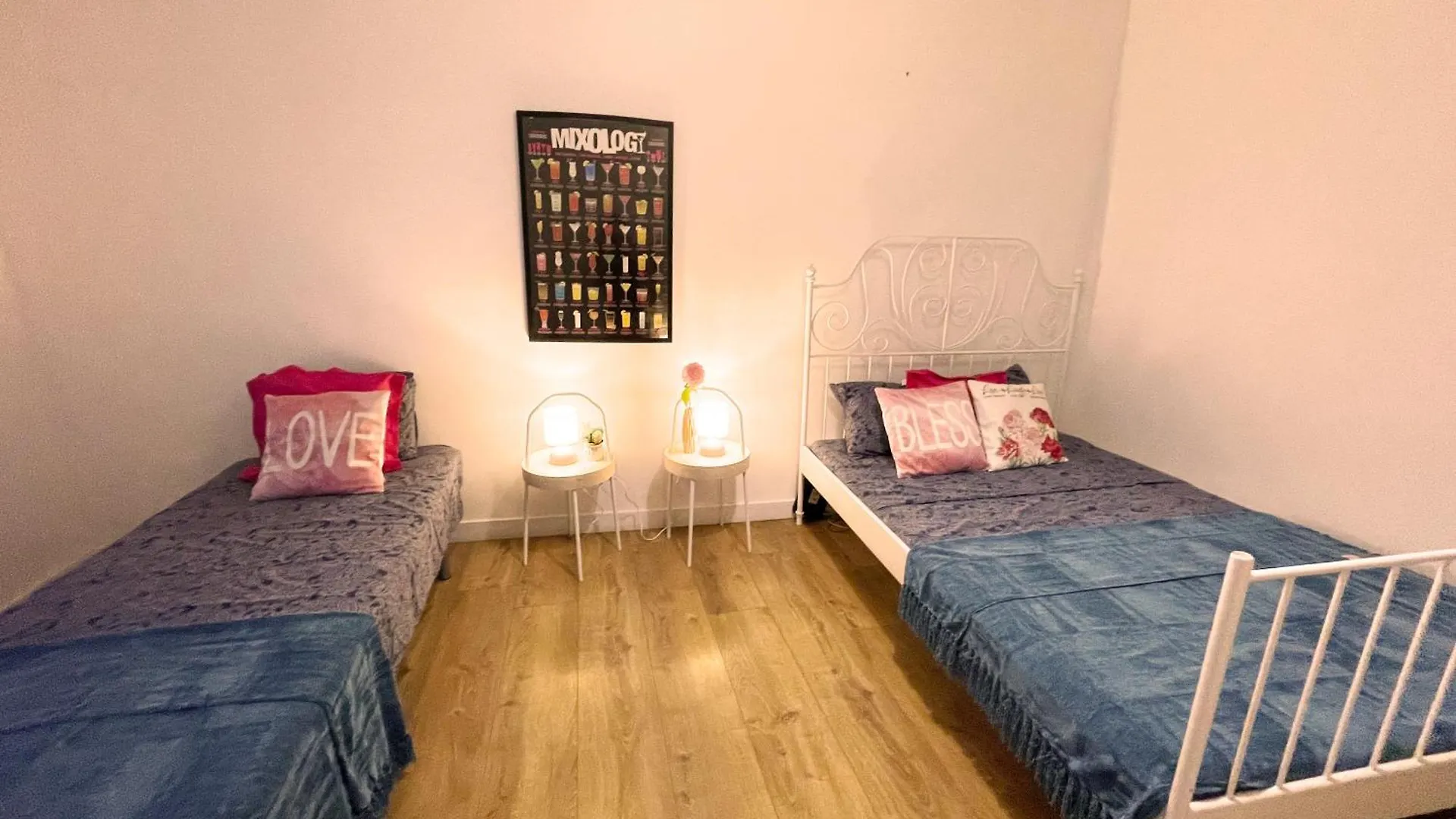 Hostel Gothic Near The Beach Rooms Barcelona