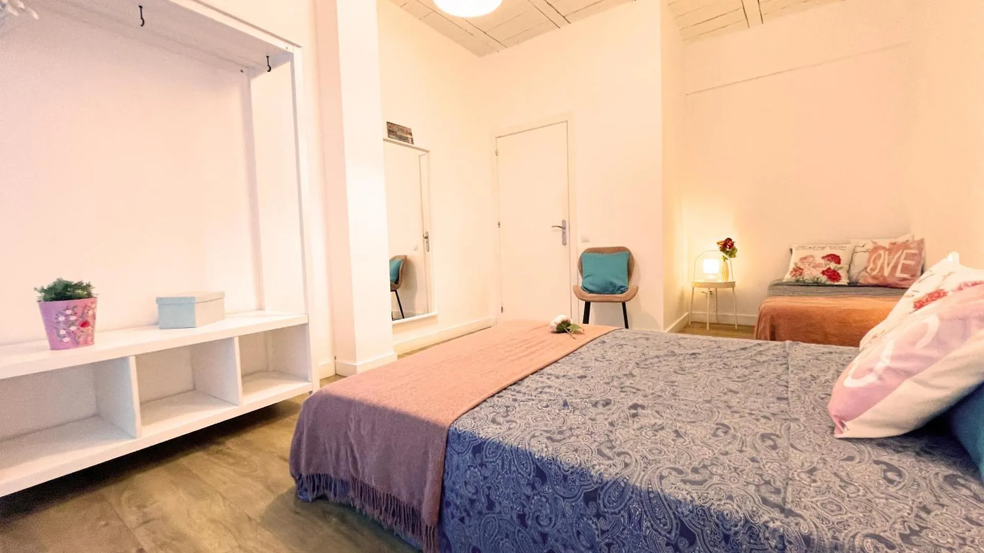 Hostel Gothic Near The Beach Rooms Barcelona Spain
